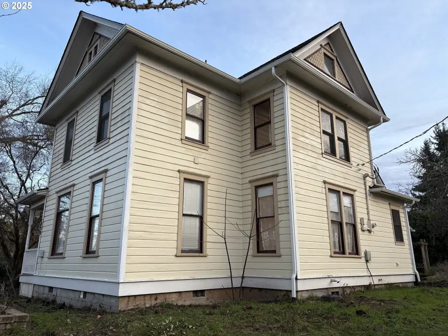 430 W Water St, Stayton, OR 97383 - Image #2