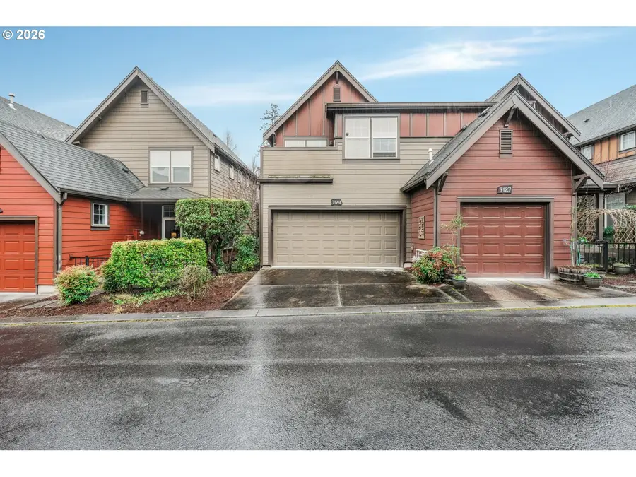 7129 NE Stonewater St, Hillsboro, OR 97124 - #3