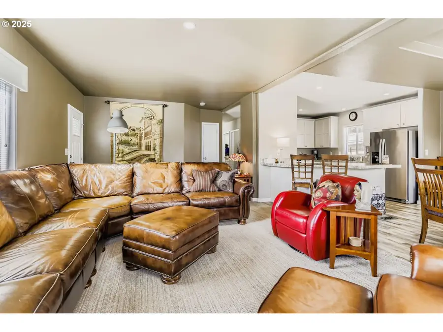 835 SE 1st Ave #12, Canby, OR 97013 - Image #2