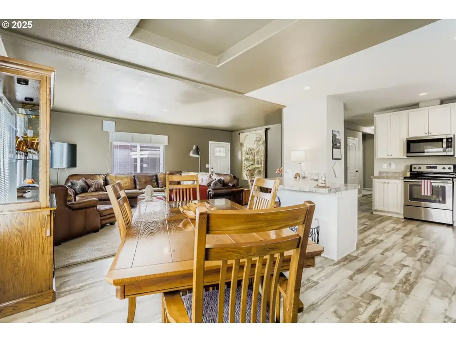 835 SE 1st Ave #12, Canby, OR 97013 - Image #3