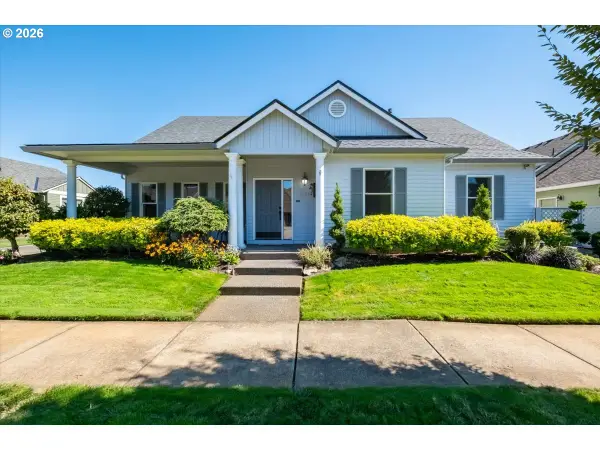 2672 Hazelnut Dr, Woodburn, OR 97071