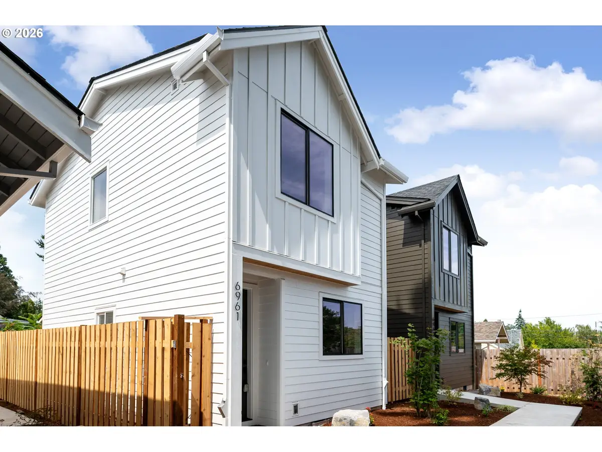 6961 NE Stanton St, Portland, OR 97213 - #1