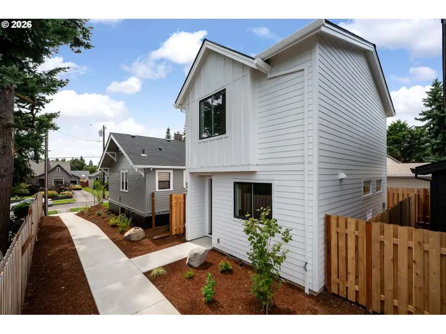 6961 NE Stanton St, Portland, OR 97213 - #2
