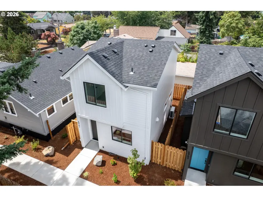6961 NE Stanton St, Portland, OR 97213 - #3