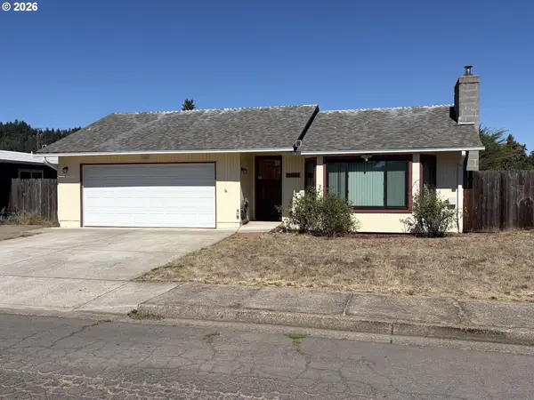 1544 E Chamberlain Ave, CottageGrove, OR 97424