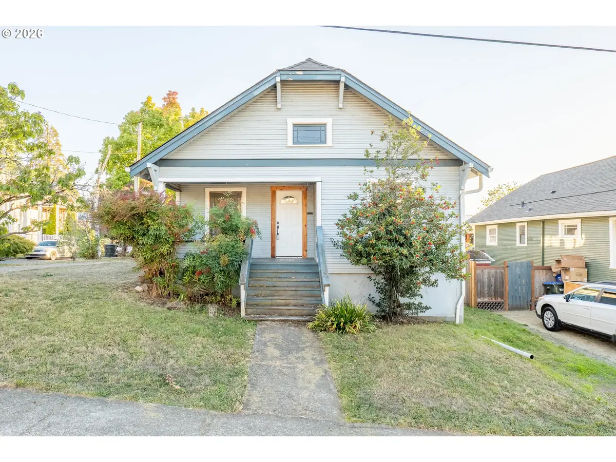 753 SE Haynes Ave, Roseburg, OR 97470 - #1