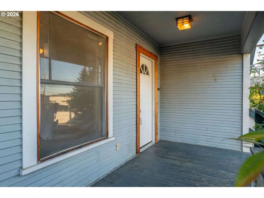 753 SE Haynes Ave, Roseburg, OR 97470 - #3