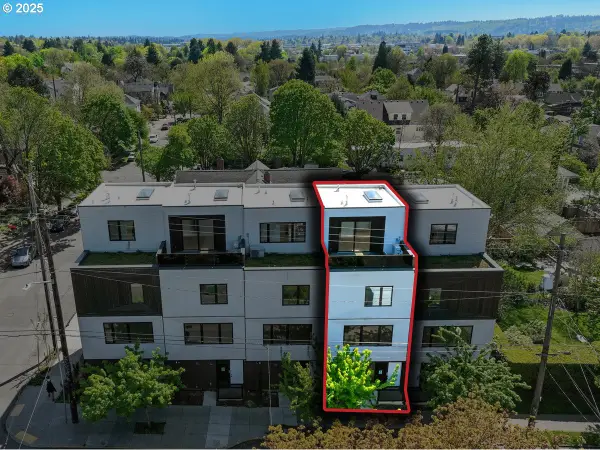 2264 SE Division St, Portland, OR 97202