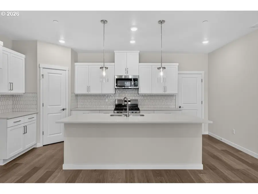 3683 SW Knapp Dr, Gresham, OR 97080 - #3
