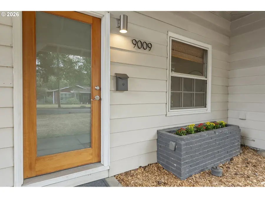 9009 N New York Ave, Portland, OR 97203 - #3
