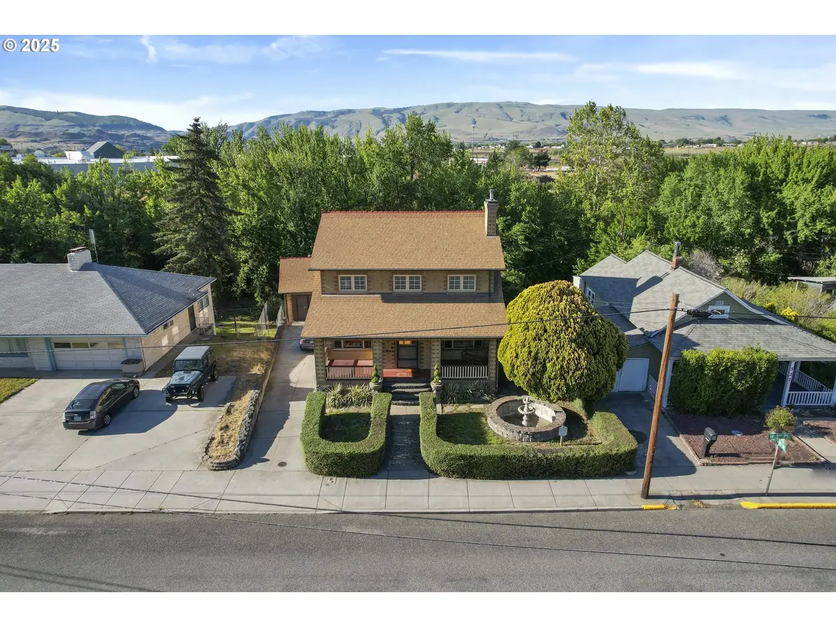 529 W 3rd Pl, The Dalles, OR 97058 - Image #1