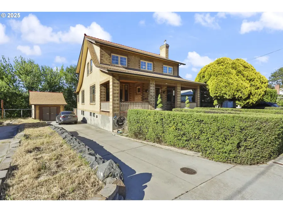 529 W 3rd Pl, The Dalles, OR 97058 - Image #3