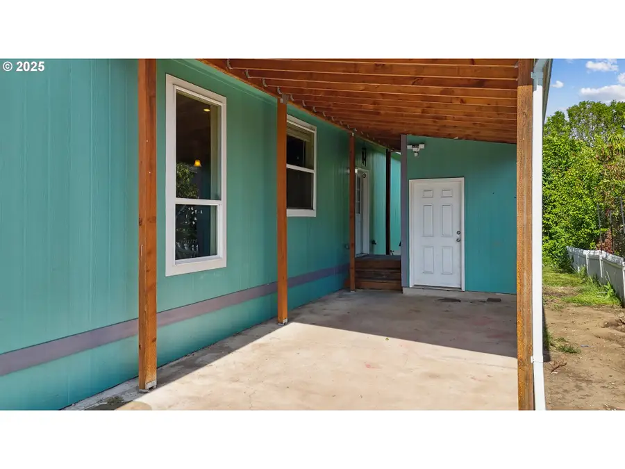 547 SW Georgetown Way #27, Beaverton, OR 97006 - Image #3