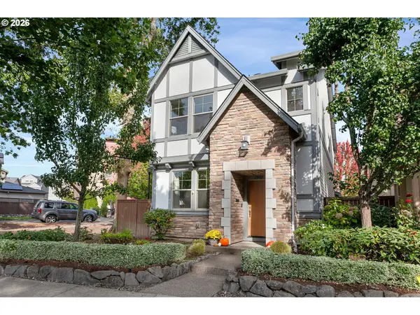28909 SW Costa Cir, Wilsonville, OR 97070