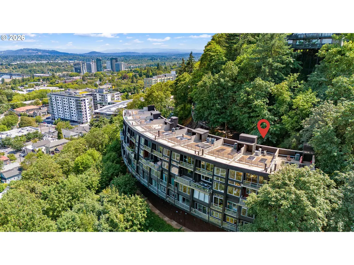 2206 SW Hoffman Ave, Portland, OR 97201 - Image #1