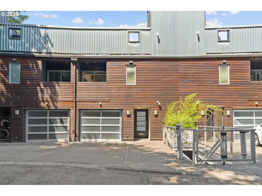 2206 SW Hoffman Ave, Portland, OR 97201 - Image #2