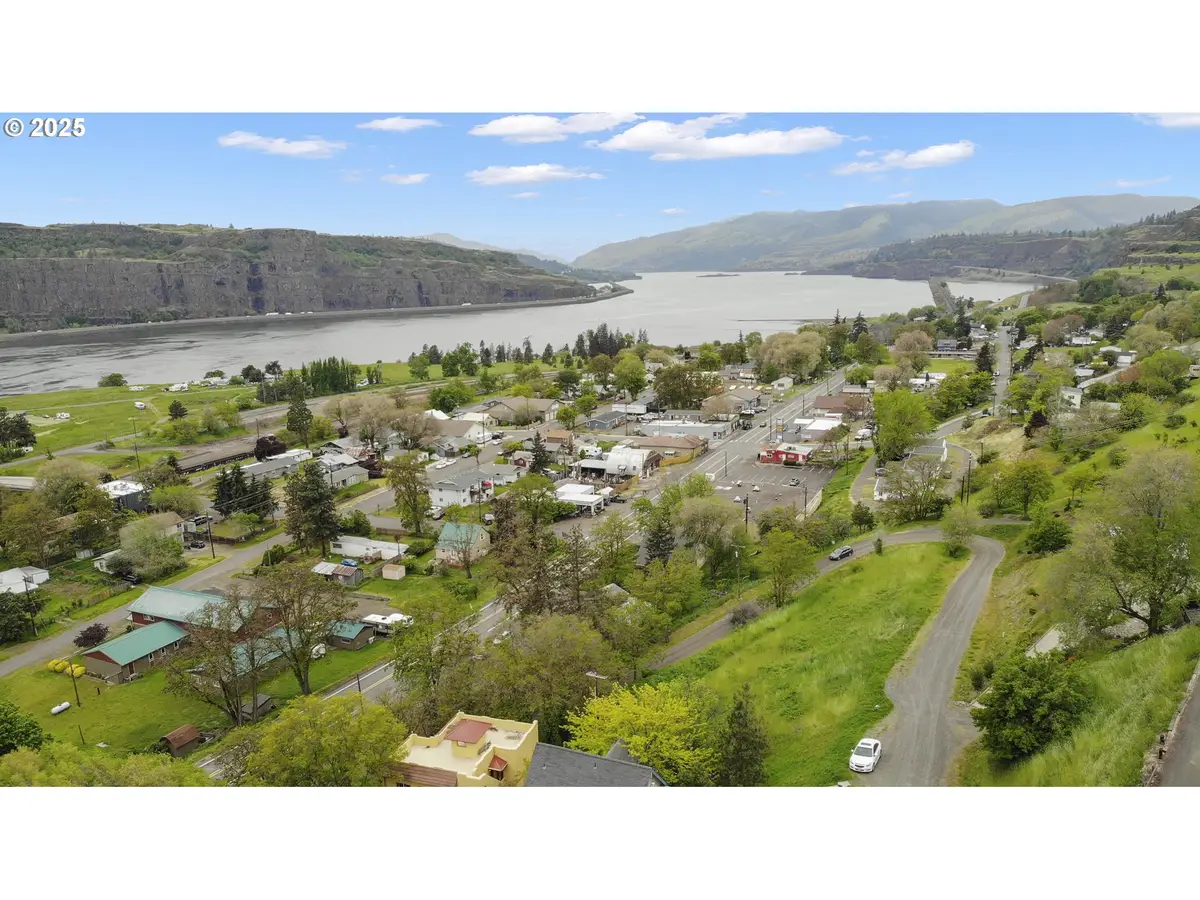 718 Klickitat St, Lyle, WA 98635 - Image #1