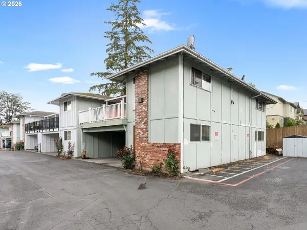 12817 SE Stark St, Portland, OR 97233