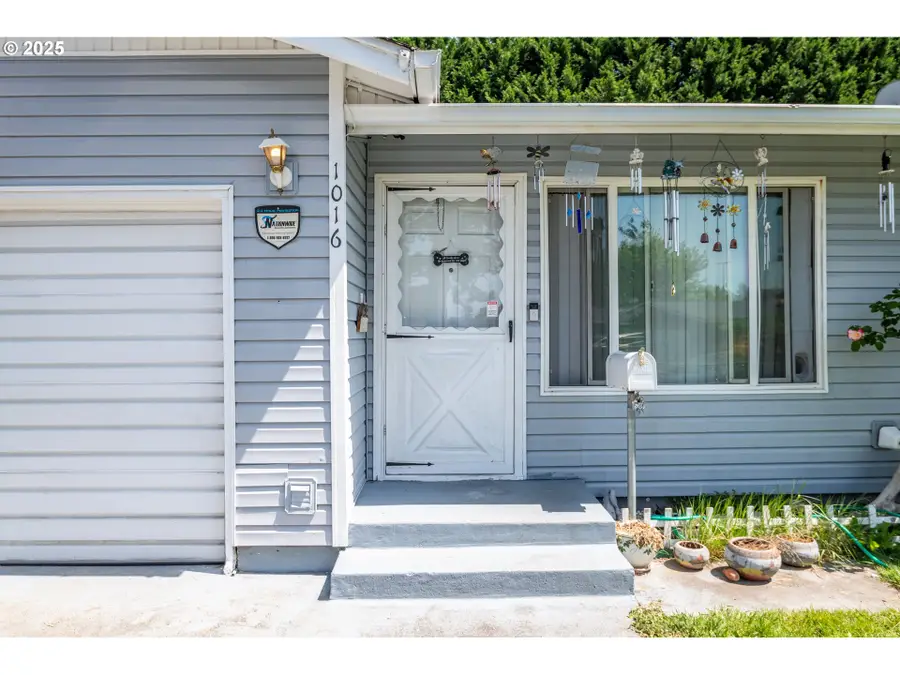 1016 Oak St, Kelso, WA 98626 - Image #3