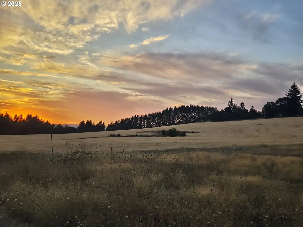 17475 NE Oak Grove Ln, Hillsboro, OR 97123 - Image #1