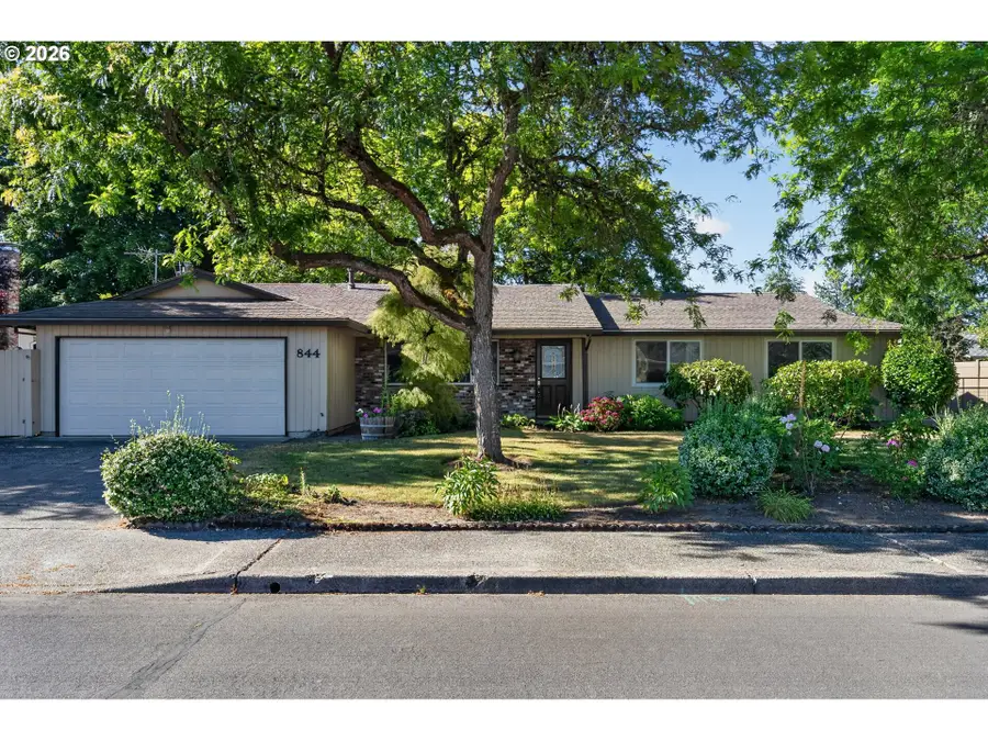 844 NE Baldwin Dr, Hillsboro, OR 97124 - #2