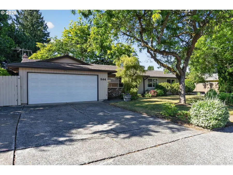 844 NE Baldwin Dr, Hillsboro, OR 97124 - #3