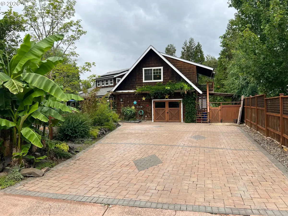 961 Tiara St, Eugene, OR 97405 - #1