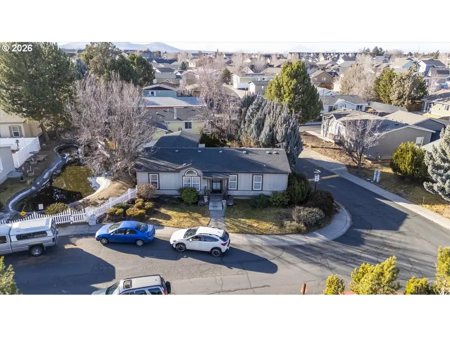 2380 SW Phlox Pond Dr, Redmond, OR 97756 - Image #2