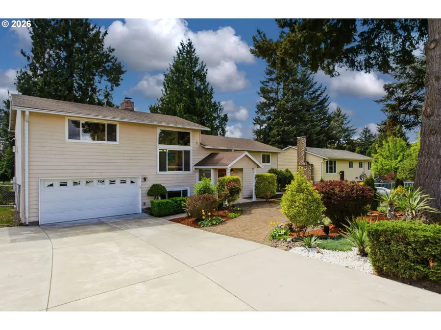 10520 NE Siskiyou St, Portland, OR 97220 - #2
