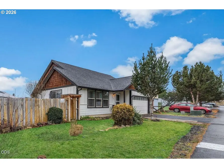 485 SE Ponderosa Dr, Madras, OR 97741 - #2