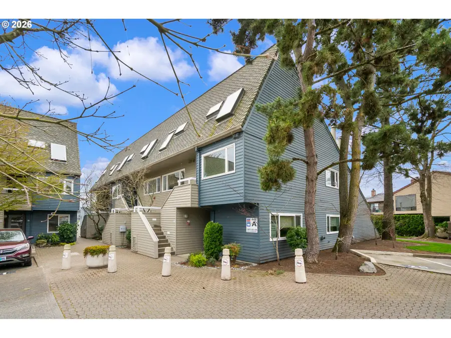 194 N Hayden Bay Dr, Portland, OR 97217 - #3