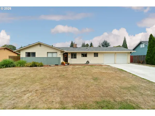 2867 NE Azalea St, Hillsboro, OR 97124