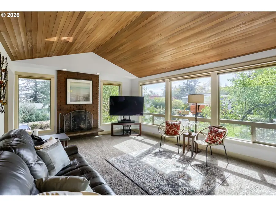 1105 Marylhurst Dr, West Linn, OR 97068 - #3