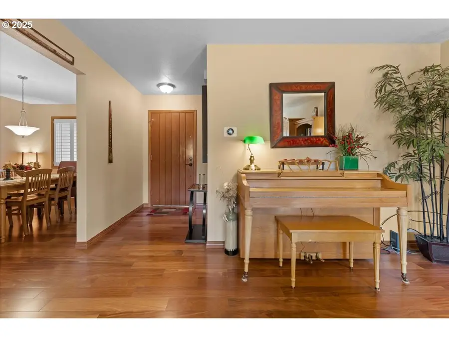 2104 NE 165th Dr, Portland, OR 97230 - Image #2