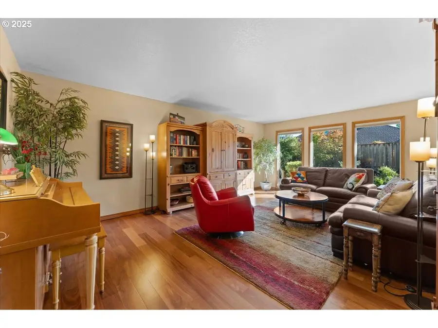 2104 NE 165th Dr, Portland, OR 97230 - Image #3