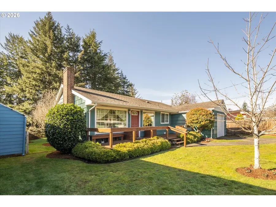 2035 Juniper Ave, Coos Bay, OR 97420 - Image #2