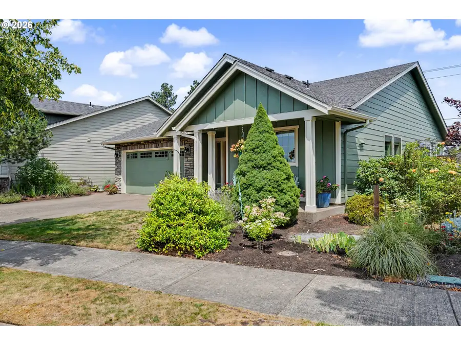 801 Pintail St, Silverton, OR 97381 - #2