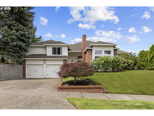 2104 Club House Dr, WestLinn, OR 97068