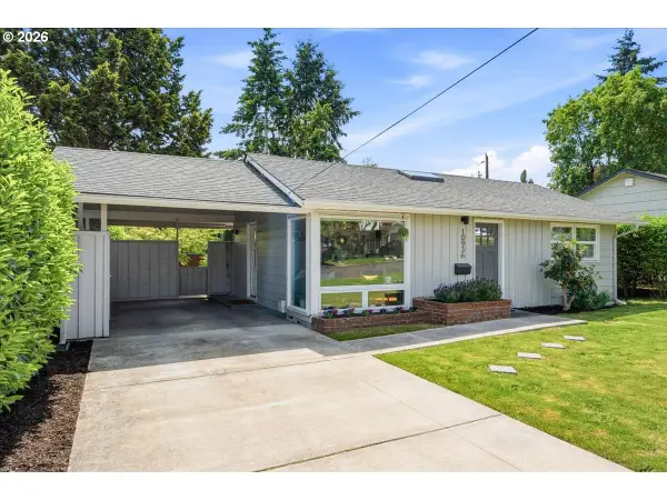 10936 NE Russell St, Portland, OR 97220