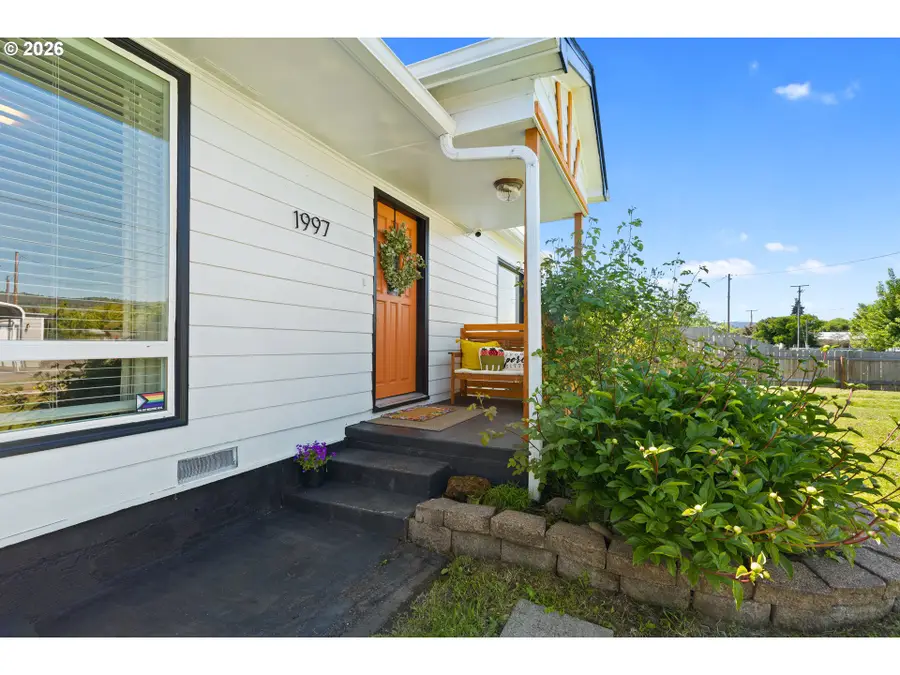 1997 Castle Ave, Roseburg, OR 97471 - #3