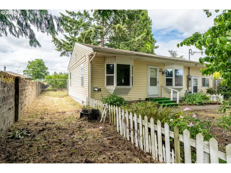 940 W M St, Springfield, OR 97477 - #3