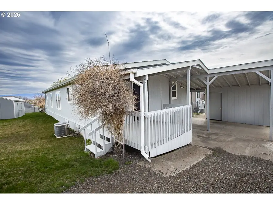 313 12th St, La Grande, OR 97850 - #2