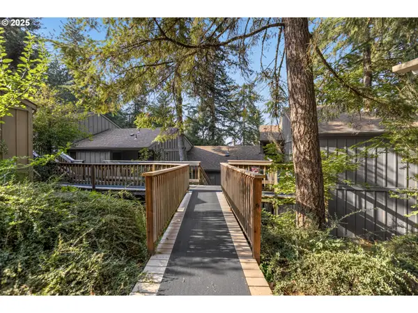 223 Trailside Loop, Eugene, OR 97405