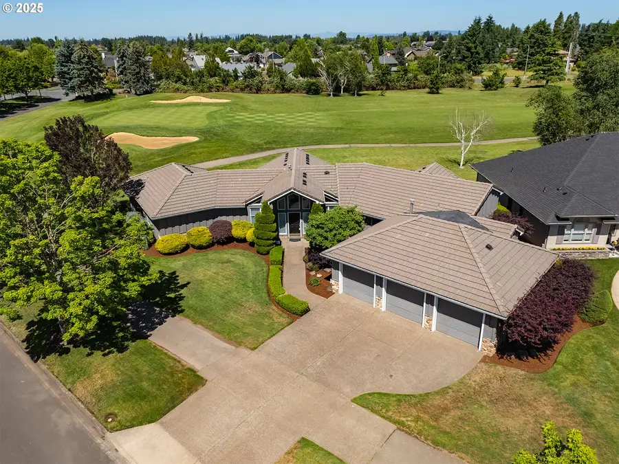 1055 Tukwila Dr, Woodburn, OR 97071 - Image #2