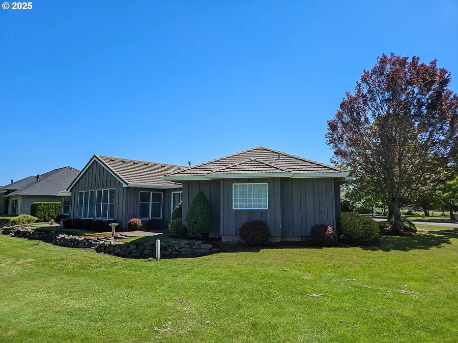 1055 Tukwila Dr, Woodburn, OR 97071 - Image #3