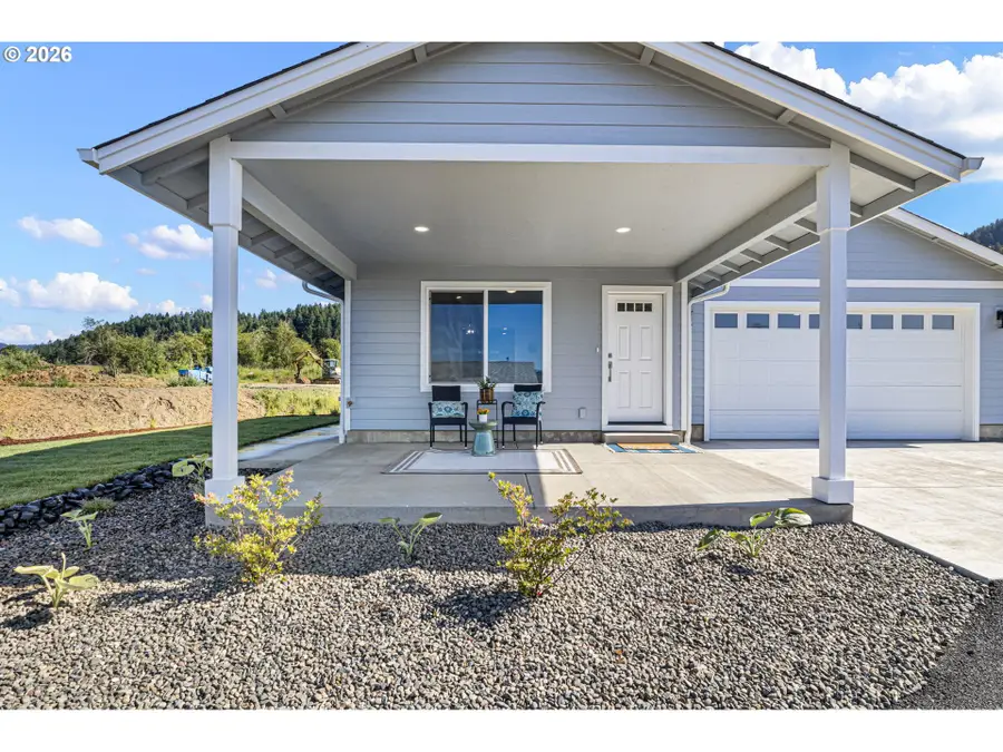 920 Fir Grove Ln, Sutherlin, OR 97479 - #2