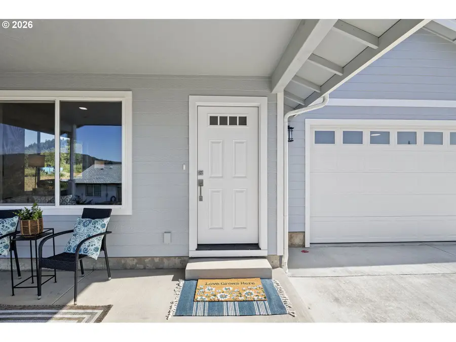 920 Fir Grove Ln, Sutherlin, OR 97479 - #3