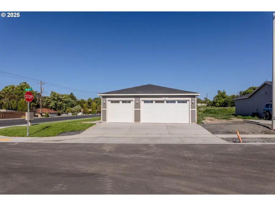 821 SE 9th Dr, Hermiston, OR 97838 - Image #3