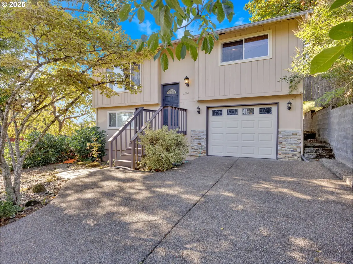 1870 Hemlock St, West Linn, OR 97068 - Image #1