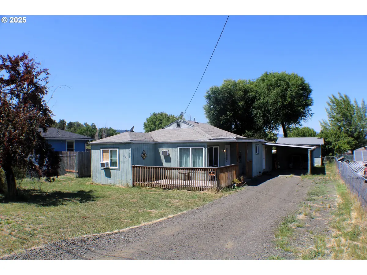 1542 NE Hollis St, Roseburg, OR 97470 - Image #1